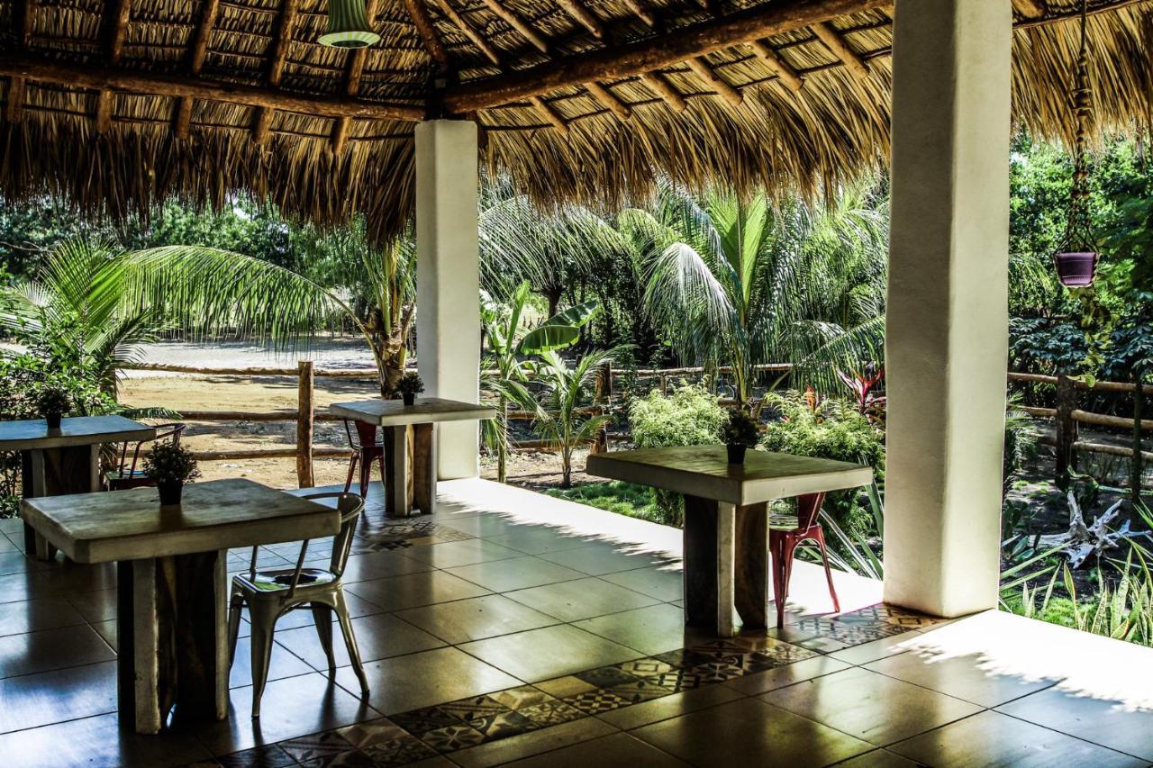 Las Dunas Surf Resort Aposentillo Exterior photo